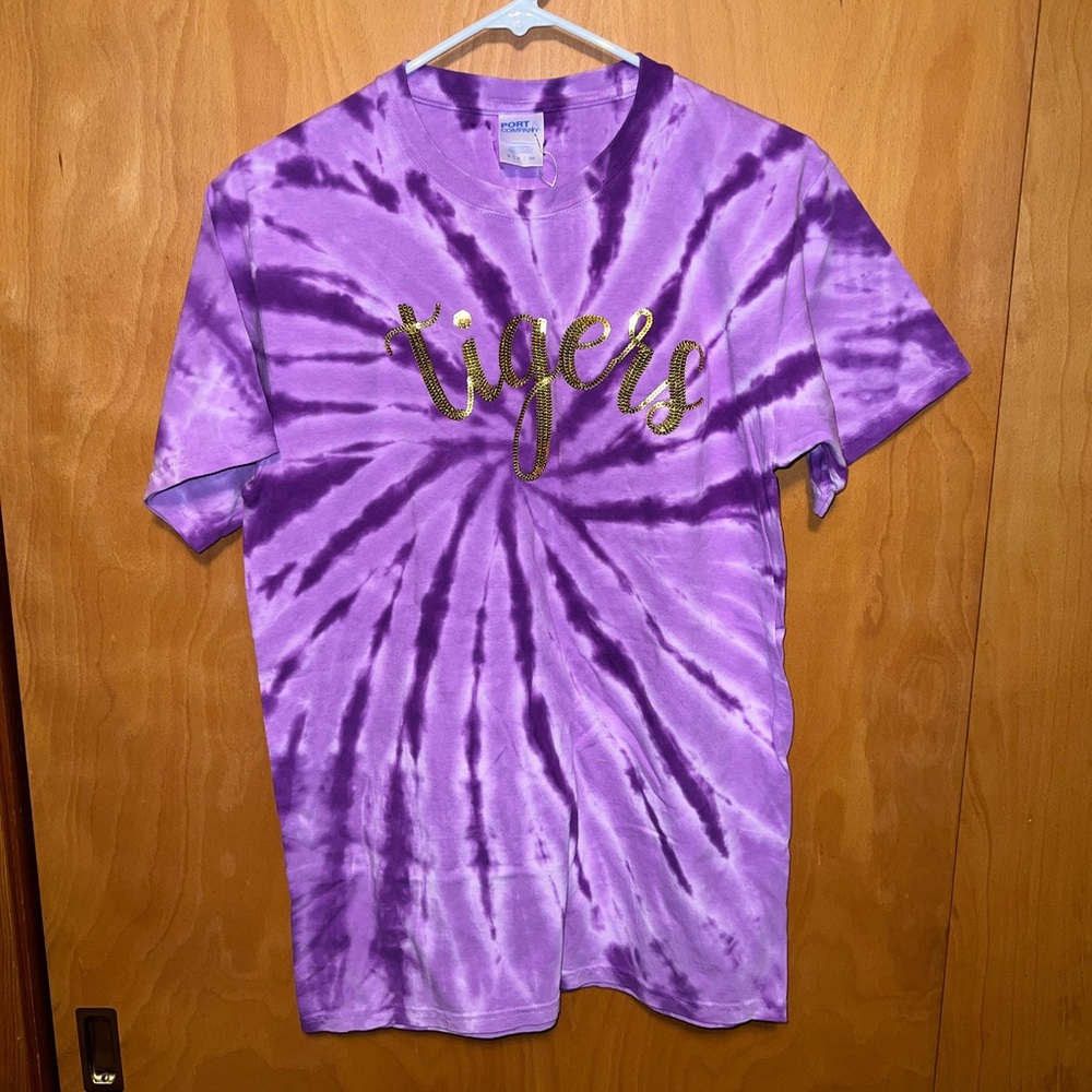 NWT tie dye LSU sequin tee S